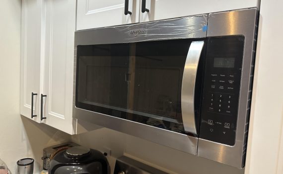 installed-microwave-but-the-door-wont-open-fully-v0-4ltpaxog81zb1